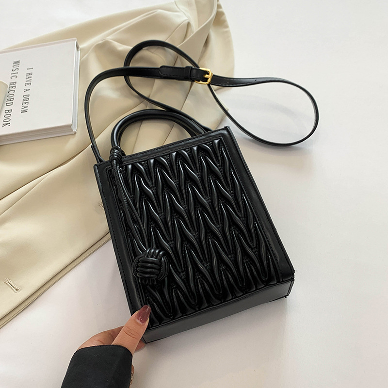 Stylish Good Texture Pleated Small Handbags Women - Image 4